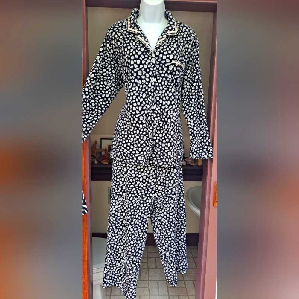 NWOT ARIA Leopard Pajama Set Cozy Cuddly Soft Animal Print PJ Set Loungewear Set